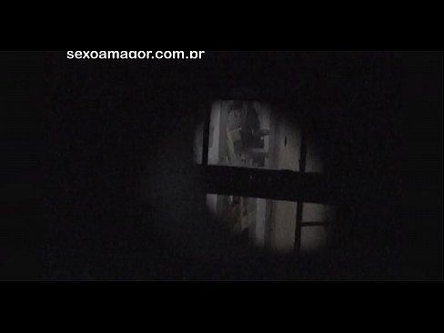 ❤️ Blondie blir i hemmelighet filmet av en nabolagsvoyeur gjemt bak hule murstein Russisk porno på porno no.porn-tub-sexer.ru ❌️❤